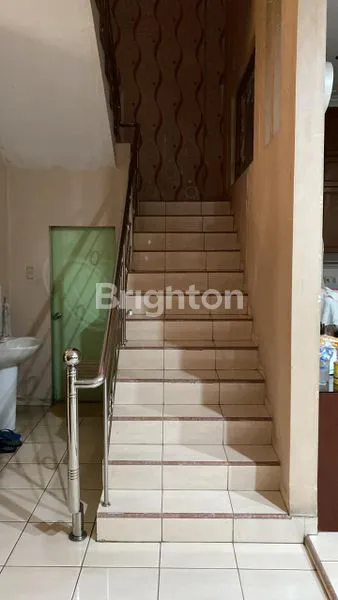 image RUMAH MEWAH 3.5 LANTAI FULL FURNISH DI CEMARA ASRI MEDAN (7)