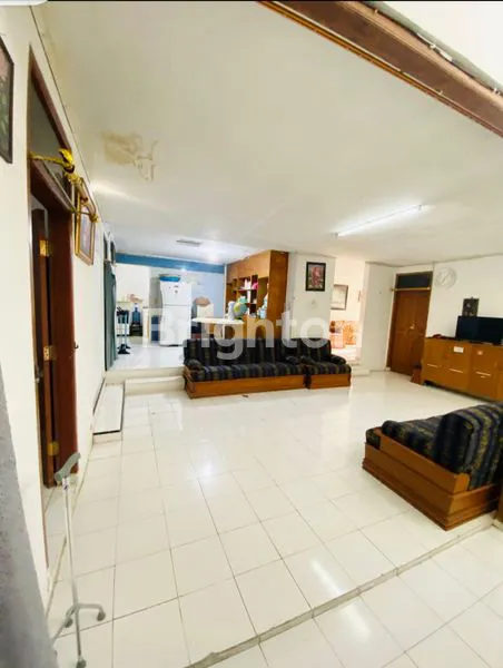 image RUMAH MEWAH 4KT 2KM DI SATURNUS TIMUR, LT 204M² (4)