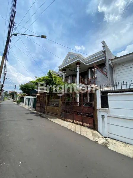 image LOKASI STRATEGIS, RUMAH 3 LANTAI DI PONDOK PINANG (2)