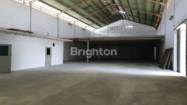 image GUDANG BESAR SIAP HUNI (3)