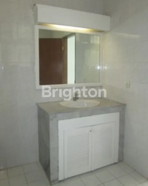 image HIDUP NYAMAN DI CIPETE: RUMAH MEWAH DENGAN KOLAM RENANG BEBAS BANJIR!  (4)