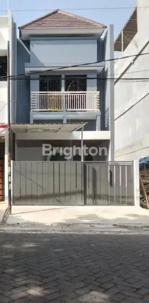 image RUMAH BATU GRESS KERTOMENANGGAL GAYUNGAN  (2)