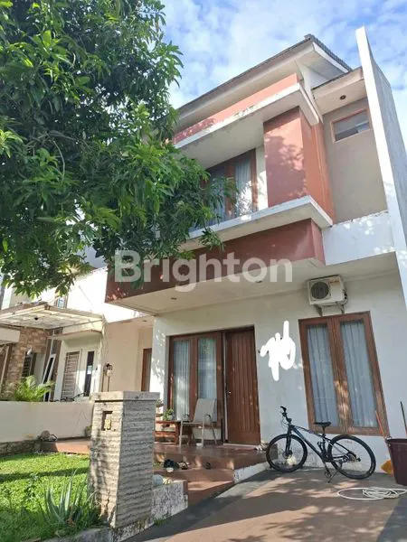 image RUMAH STRATEGIS 180M² DI CLUSTER VALENCIA TANGERANG SELATAN (1)