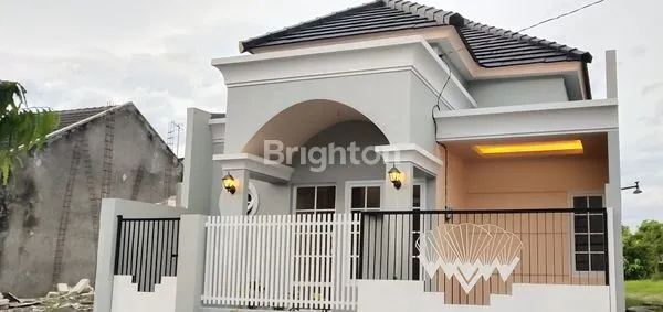 image RUMAH DI PERUM MENGANTI PERMAI (2)