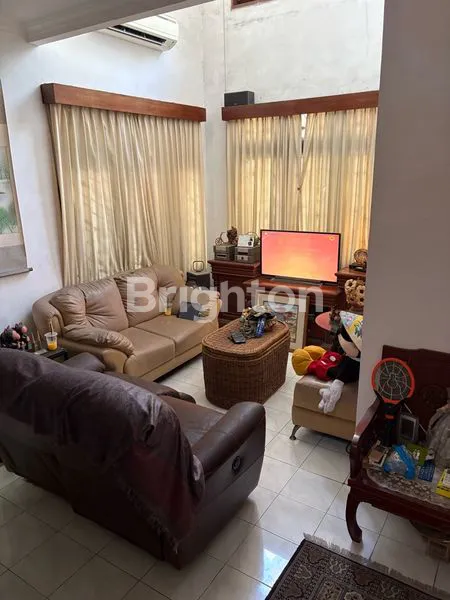 image HUNIAN MEWAH KAWASAN EKSKLUSIF DI SURABAYA BARAT (3)