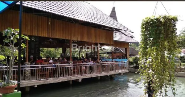 image EX RESTO MEWAH STRATEGIS DI JALUR WISATA BUKITTINGGI-PAYAKUMBUH (5)