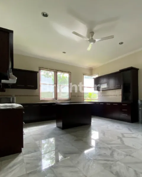 image HUNIAN YANG TENANG DI PERUMAHAN CIPETE KAV 14 (4)