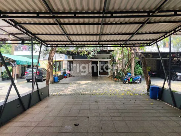image RUMAH KEBON JERUK DALAM KOMPLEK TOWNHOUSE SIAP HUNI JAKARTA BARAT (2)