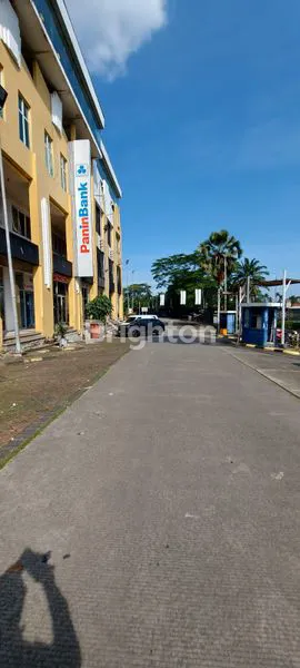 image RUKO STRATEGIS 3 LANTAI METROPOLIS TOWN SQUARE MODERNLAND (7)