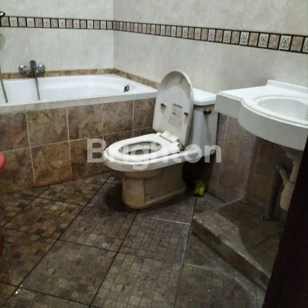 image RUMAH MEWAH 2 LANTAI 5+1 KT DI JATIMULYO (8)