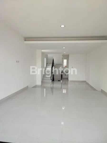 image RUKO BARU 2,5 LANTAI STRATEGIS DI CIBODAS SHM, DEKAT FASILITAS (2)