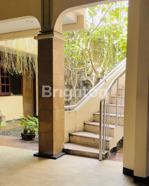 image RUMAH PUSAT KOTA DEKAT LAPANGAN TAMBAK SARI (8)