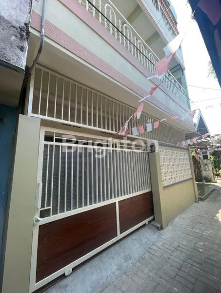 image KOST PRIA PREMIUM 3 LANTAI LOKASI STRATEGIS DEKAT 4 UNIVERSITAS (1)