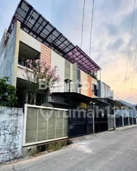 image RUMAH 3 LANTAI BEBAS BANJIR, DEPAN RUMAH BISA DILALUI 2 MOBIL DI DURI KEPA TANJUNG DUREN (1)