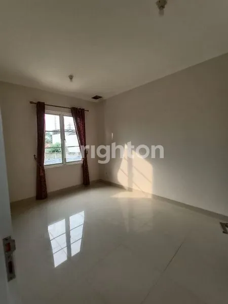 image RUMAH CLUSTER MICHELIA GADING SERPONG (2)