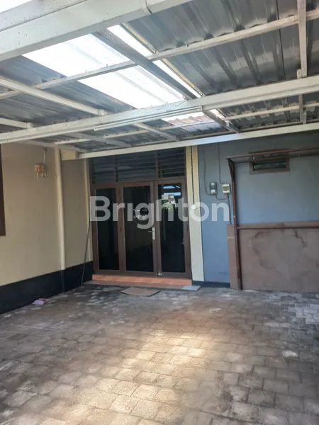 image RUMAH LETAK STRATEGIS LINGKUNGAN  PERUMAHAN COCOK UNTUK PERKANTORAN (4)