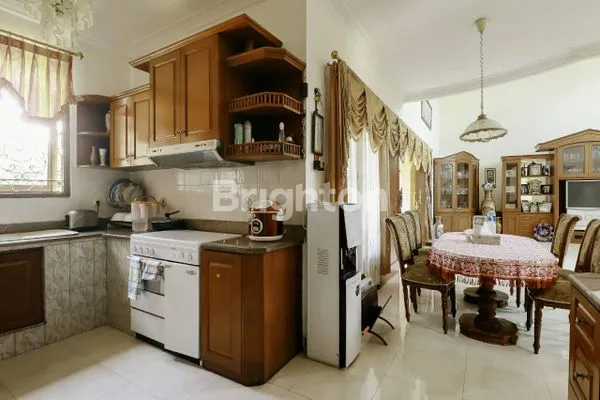 image RUMAH NYAMAN DENGAN DESAIN ELEGAN DI BATUBULAN (3)