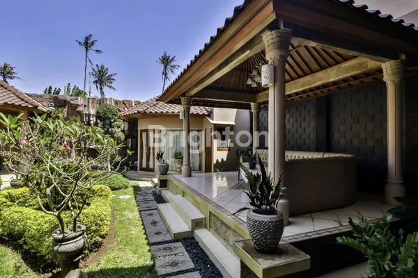 image RUMAH NYAMAN DENGAN DESAIN ELEGAN DI BATUBULAN (7)