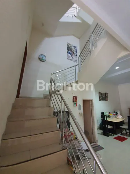 image RUMAH PADEMANGAN TIMUR 3 LANTAI SIAP HUNI (4)