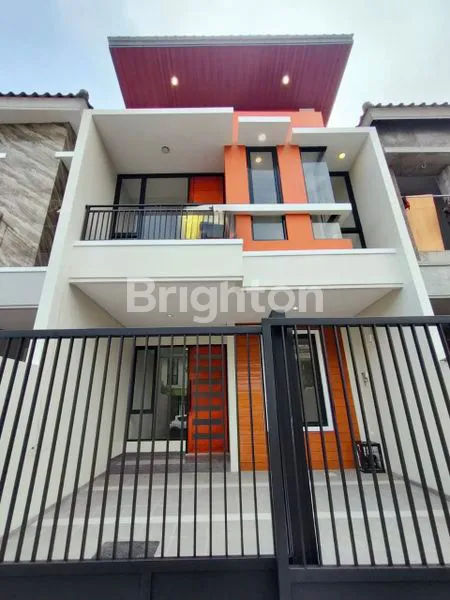 image RUMAH MEWAH 2 LANTAI DI PANTAI MENTARI, SHM, ROW 3 MOBIL (1)