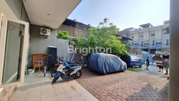 image RUMAH HITUNG TANAH 525M² DI JELAMBAR (5)