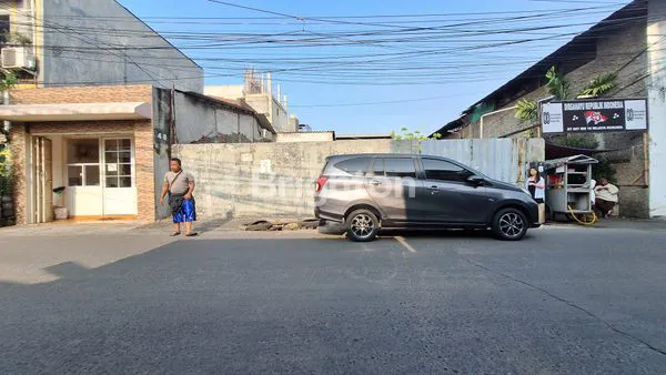 image RUMAH HITUNG TANAH 525M² DI JELAMBAR (2)