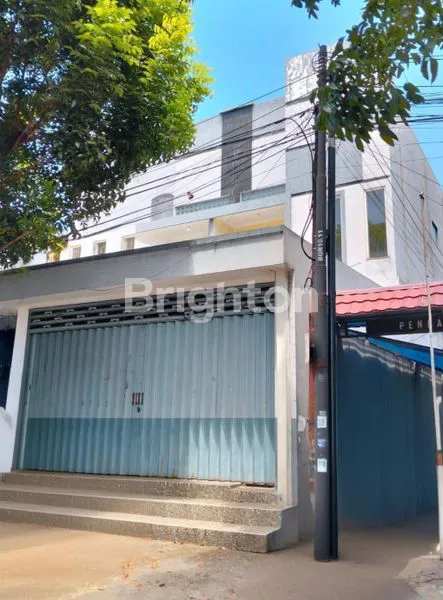 image LOKASI STRATEGIS, SUDAH RENOVASI, SIAP HUNI (2 UNIT JADI 1) (1)