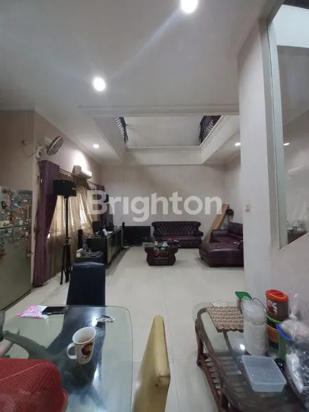 image HOT SALE! JUAL CEPAT NEGO SAMPAI DEAL RUMAH 3 LANTAI BANGUNAN KOKOH CIPINANG JAKARTA TIMUR (3)