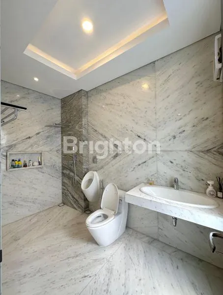 image JUAL RUMAH MEWAH DI JANTUNG SURABAYA BARAT. DEKAT PAKUWON MALL / PM , DEKAT LONTAR (4)