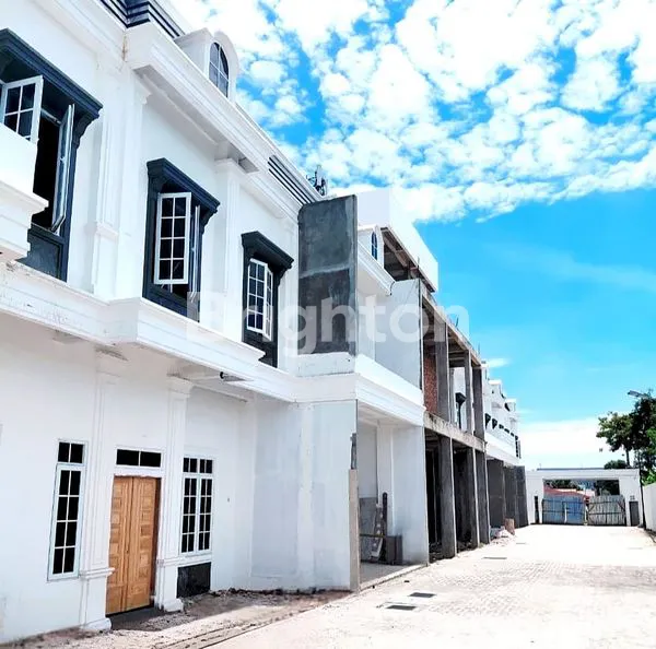 image LAST UNIT ! KOMPLEK DAERAH JL.CEMARA LEBAR 6 METER KONDISI KOSONG ( BEBAS DESIGN SESUAI KEINGINAN) (1)