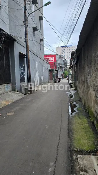 image RUMAH KOS 2,5 LANTAI JELAMBAR, ROI TINGGI, SHM LENGKAP (7)
