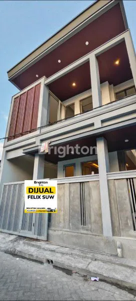 image RUMAH 2 LANTAI DI MANUKAN INDAH (1)