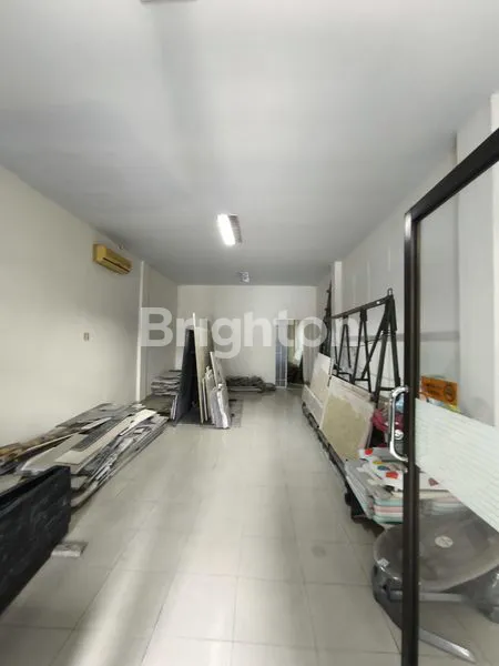 image RUKO 4 LANTAI SEMI FURNISHED LOKASI STRATEGIS PEKANBARU (3)