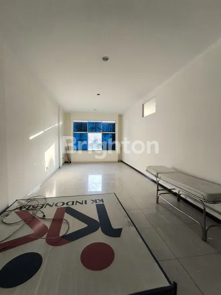 image RUKO GANDENG 2 LANTAI LOKASI BISNIS STRATEGIS DI JANTUNG KOTA (5)