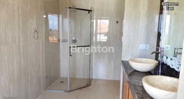 image VILLA MEWAH MEGAH DENGAN KOLAM RENANG LUAS DAN LINGKUNGAN NYAMAN DI UNGASAN KUTA SELATAN  (6)