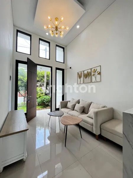 image RUMAH BARU 2 LANTAI FULL FURNISHED DI KEMANG PRATAMA BEKASI (4)