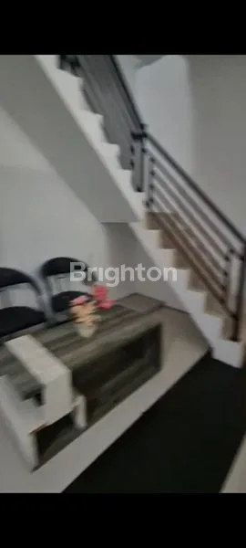 image RUMAH MEWAH 2 LANTAI FULL FURNISH DI BABATAN PRATAMA (4)