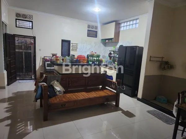 image DI JUAL RUMAH BAGUS DAN CANTIK LOKASI STRATEGIS (2)