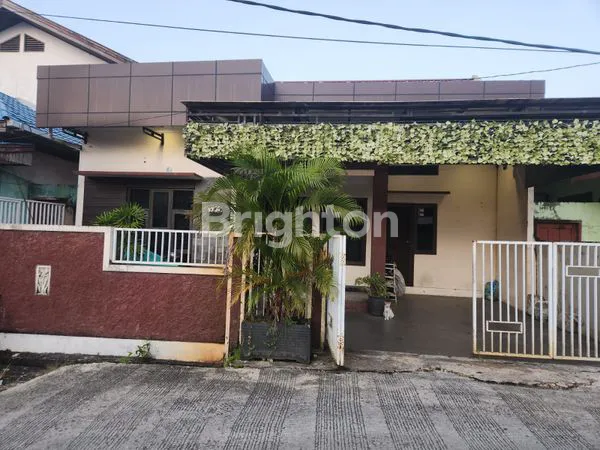 image DI JUAL RUMAH BAGUS DAN CANTIK LOKASI STRATEGIS (3)
