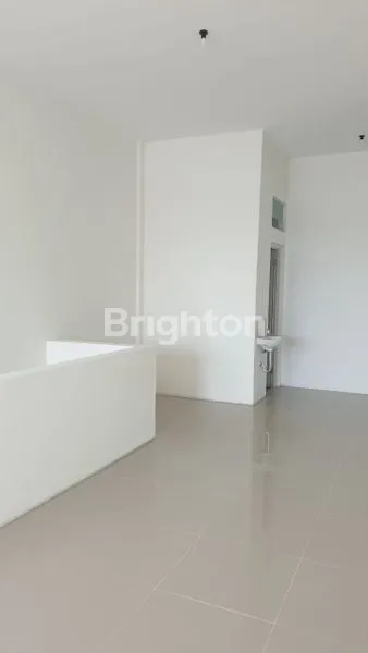 image RUKO BARU SEMI-FURNISHED 3 LANTAI DI SIMOKERTO SURABAYA (4)