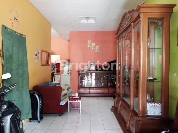 image RUMAH DIJUAL LOKASI STRATEGIS (JUAL BU) VILA DAGO TOL PAMULANG (2)