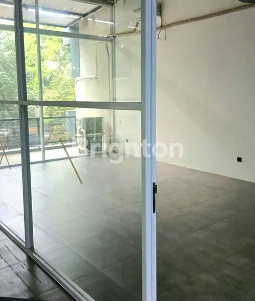 image DISEWAKAN RUANG USAHA STRATEGIS DEKAT MALL BIP DAN BEC START FROM 37 JT/THN (2)