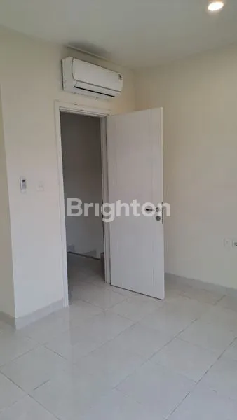 image DISEWAKAN CEPAT RUMAH CANTIK 2 LANTAI DALAM CLUSTER GADING SERPONG | TANGERANG, DEKAT SUMMARECON MALL  SERPONG, BSD, AEON, ALAM SUTERA, LIPPO KARAWACI, PINTU TOL, DI AGNESI (3)