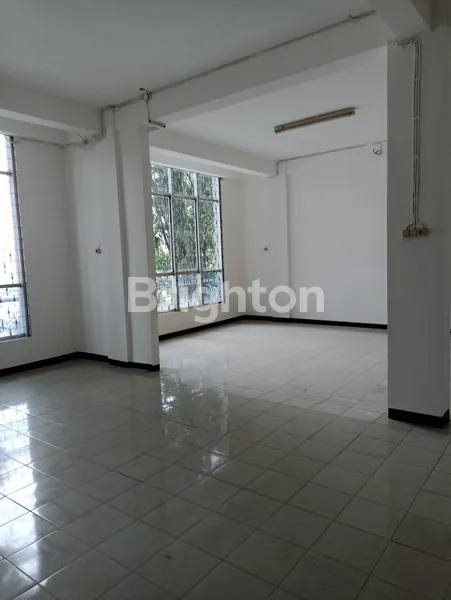 image 2 RUKO (3 LANTAI) LOSS JEMURSARI SURABAYA COCOK BUAT KANTOR ATAU USAHA LAINNYA (4)