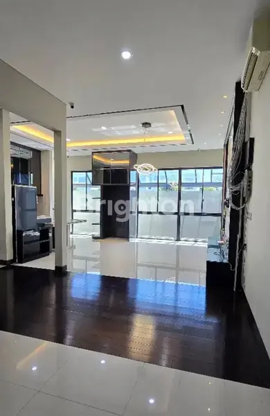 image PINEWOOD GRAND KENJERAN MODERN MEWAH SEMI FURNISH (2)