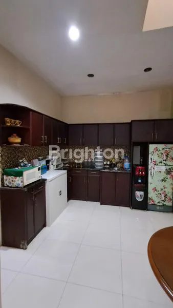 image RUMAH MEWAH 2 LANTAI INDRAPRASTA, DEKAT TOL BORR, SIAP HUNI (6)