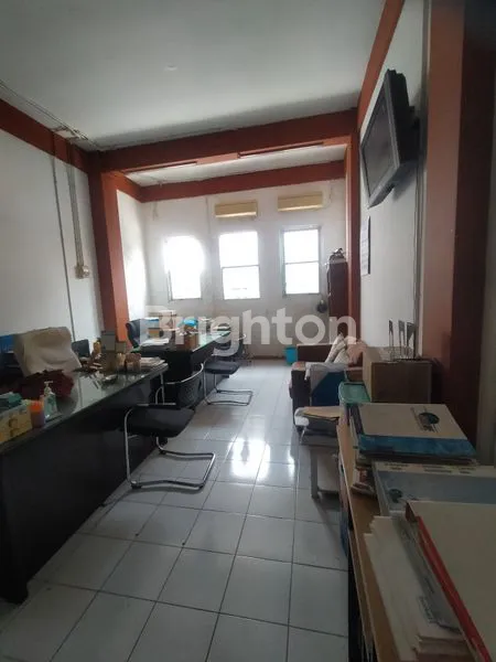 image RUKO 3 LANTAI PANJANG JIWO LOKASI BISNIS STRATEGIS (4)