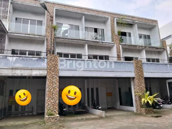 image TOWNHOUSE DI KOMPLEK LACOSTE, SUNGGAL (1)