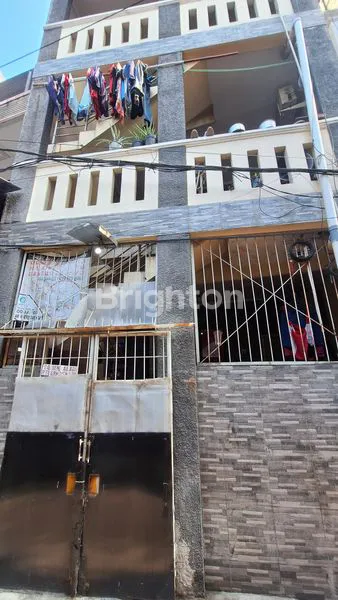 image KONTRAKAN 3 LANTAI STRATEGIS DI JELAMBAR, DEKAT PASAR & SEKOLAH (2)