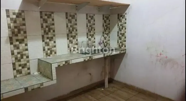 image KONTRAKAN 3 LANTAI STRATEGIS DI JELAMBAR, DEKAT PASAR & SEKOLAH (5)